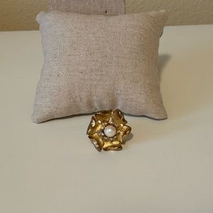 Stella & Dot Charlotte Floral Pearl Ring